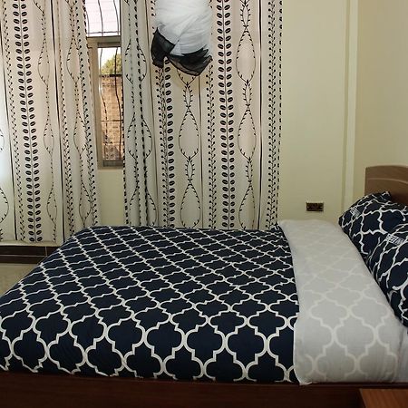 Gees Inn Накуру Экстерьер фото